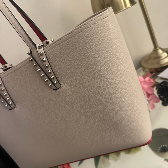 Christian Louboutin - Picture 8 of 14